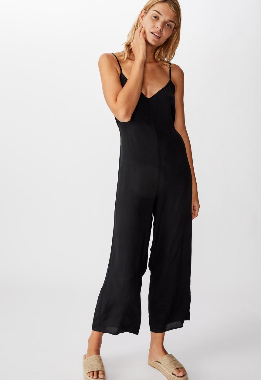 Cotton On - Woven Vicky V-neck jumpsuit - black