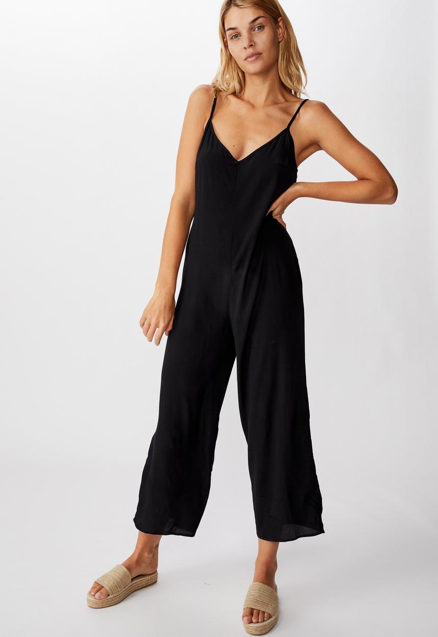 Cotton On - Woven Vicky V-neck jumpsuit - black