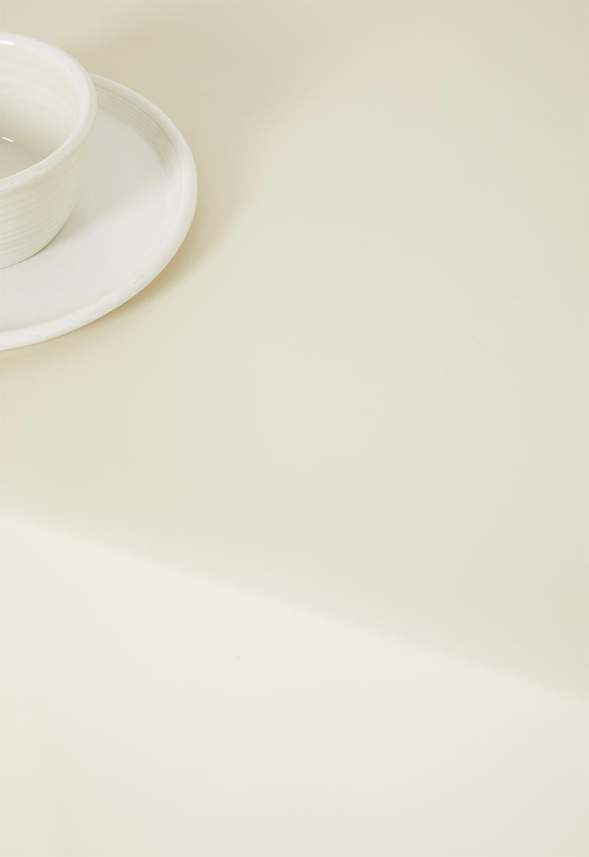 Modern Easy  - The medium table cloth - cream