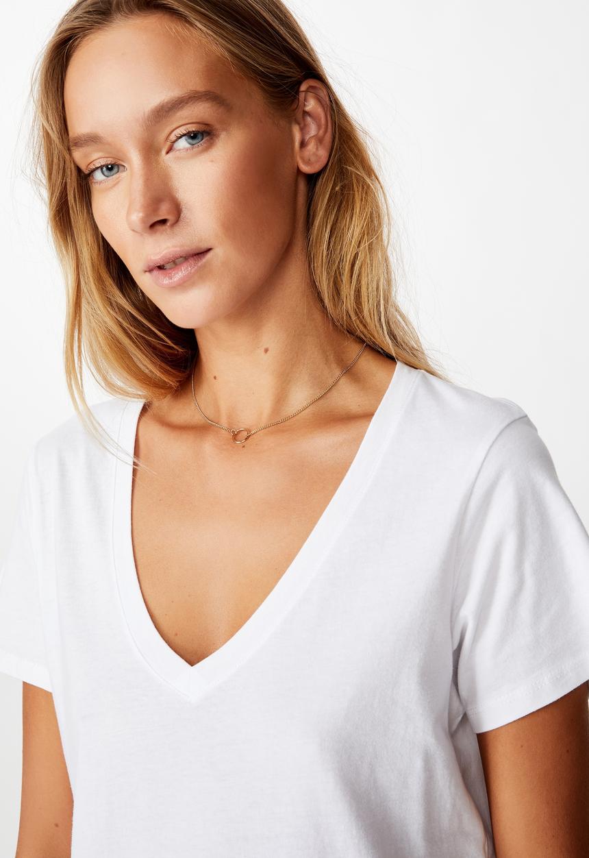 Cotton On - The one fitted v tee - white
