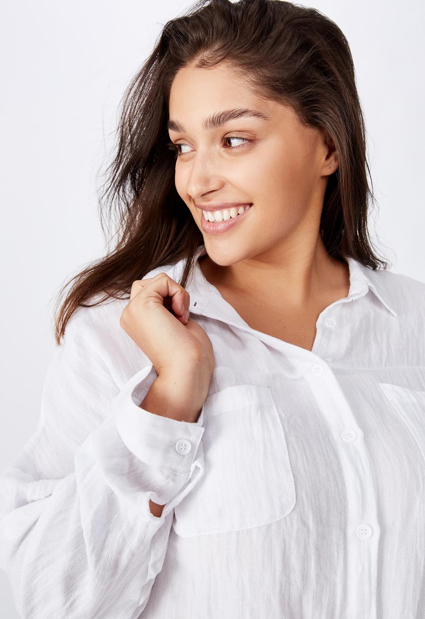 Cotton On - Curve oversized drop shoulder shirt - white