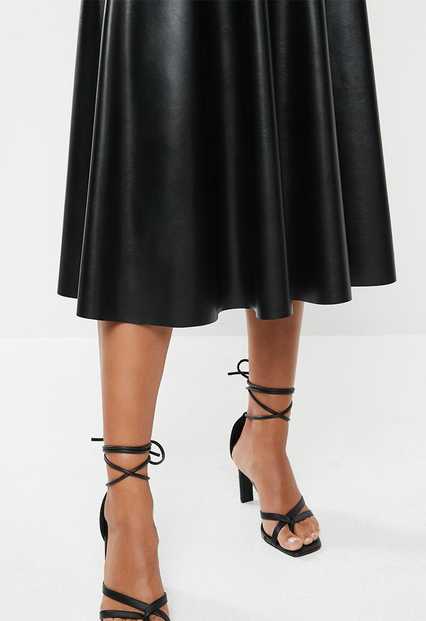 VELVET - Pleather circle midi skirt - black