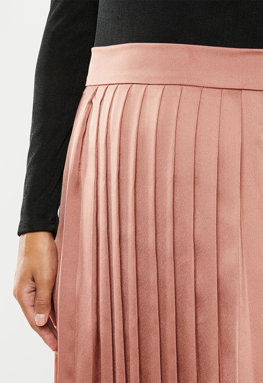 VELVET - Satin pleated midi skirt - dusty coral