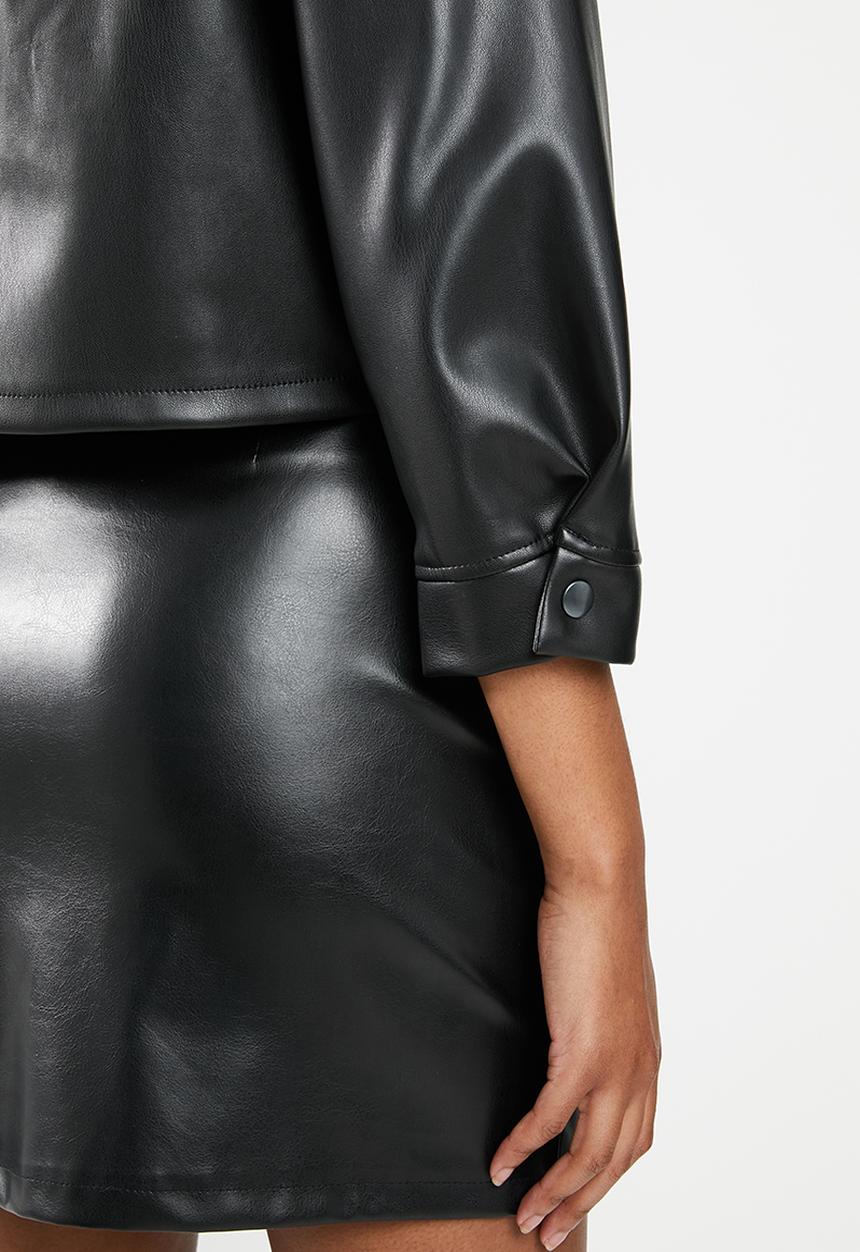Blake - Pu cropped jacket - black