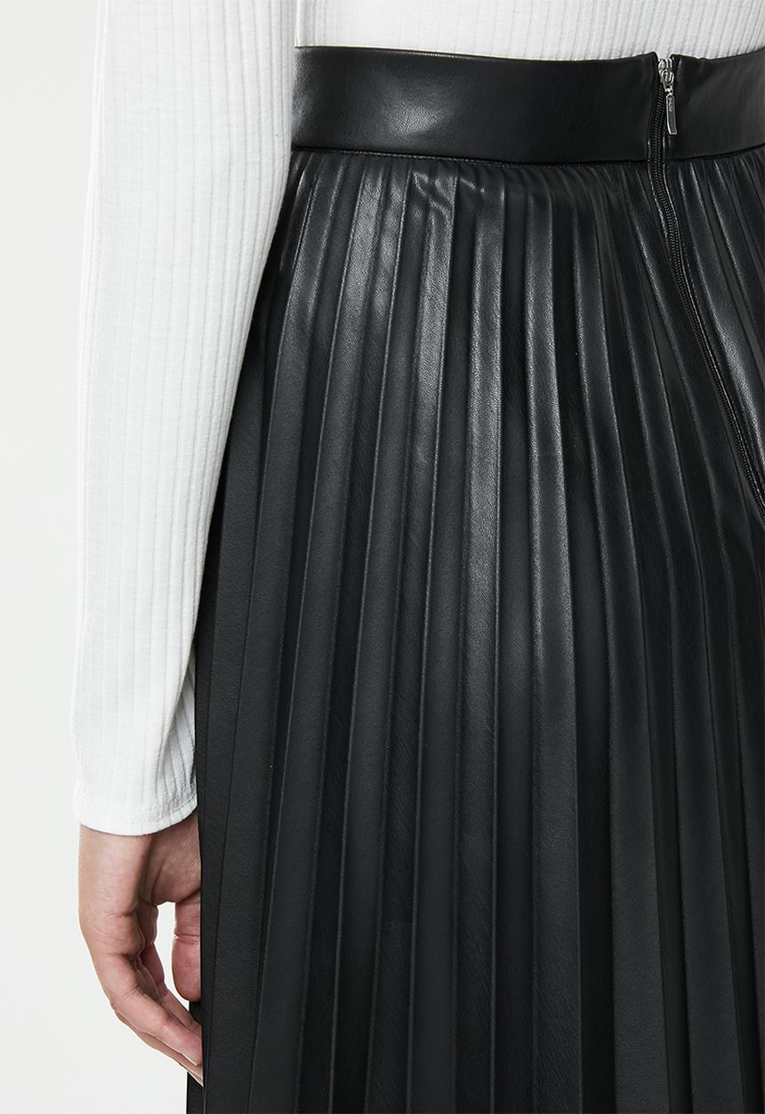 MILLA - Pu pleated skirt - black