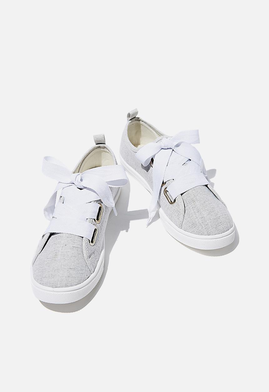 Cotton On - Penelope lace up plimsoll - soft grey texture