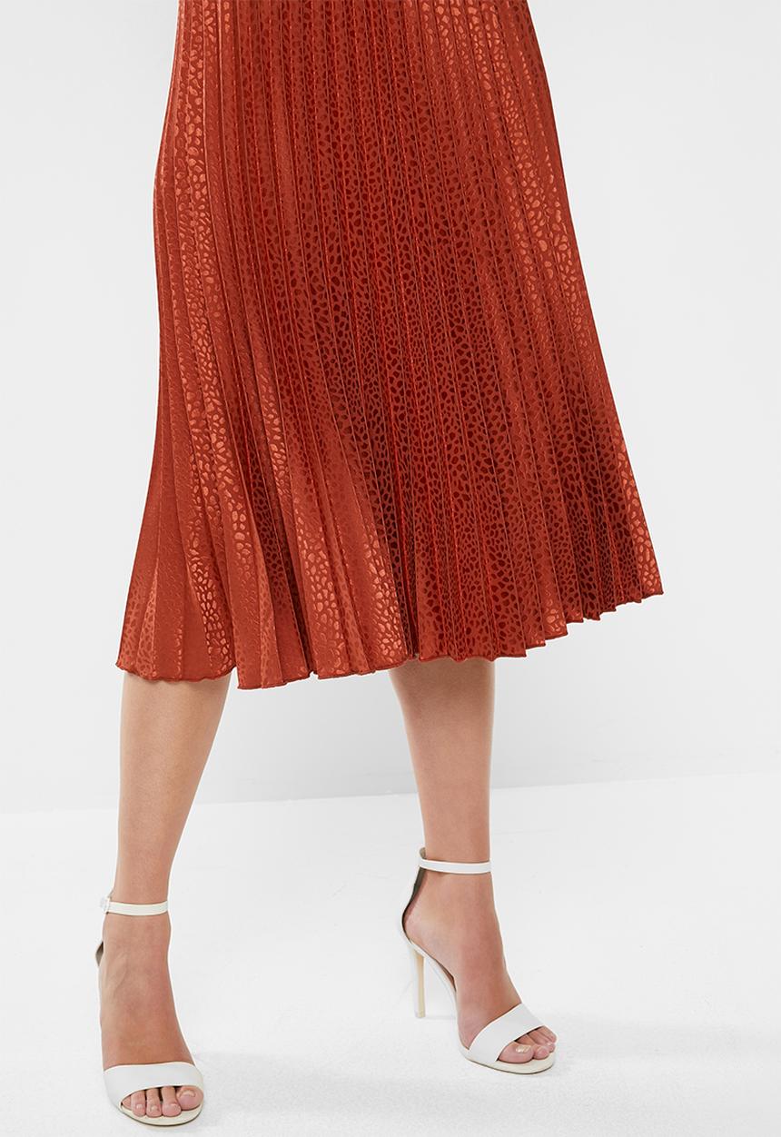 MILLA - Pleated midi skirt - burnt orange rust