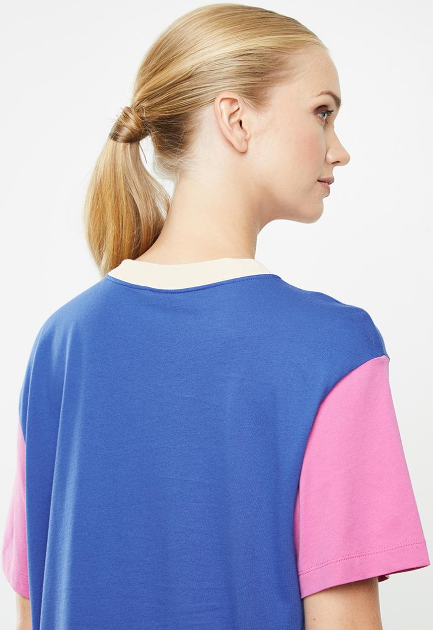 Nike - Nike sports  essential top - blue & pink 