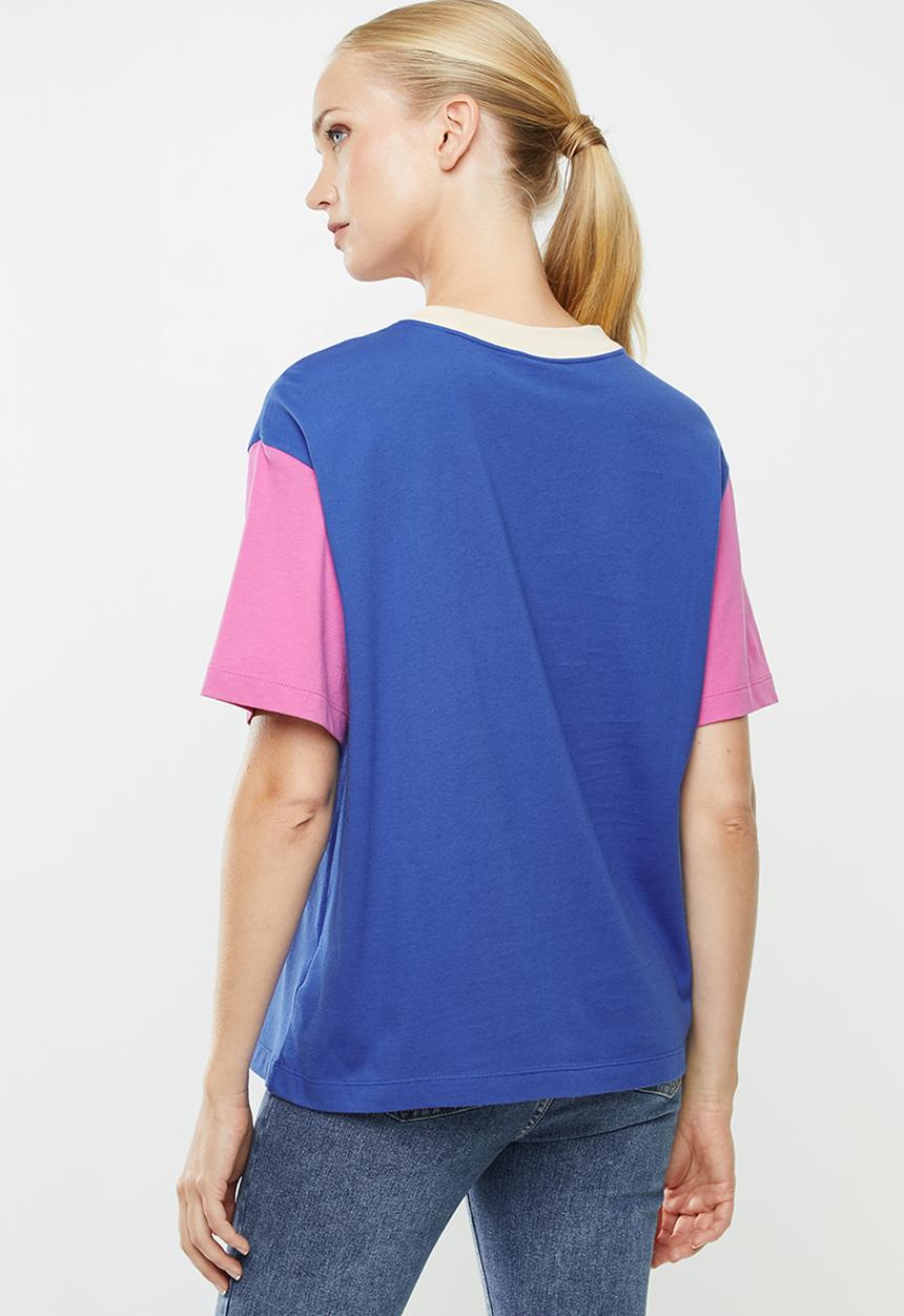 Nike - Nike sports  essential top - blue & pink 