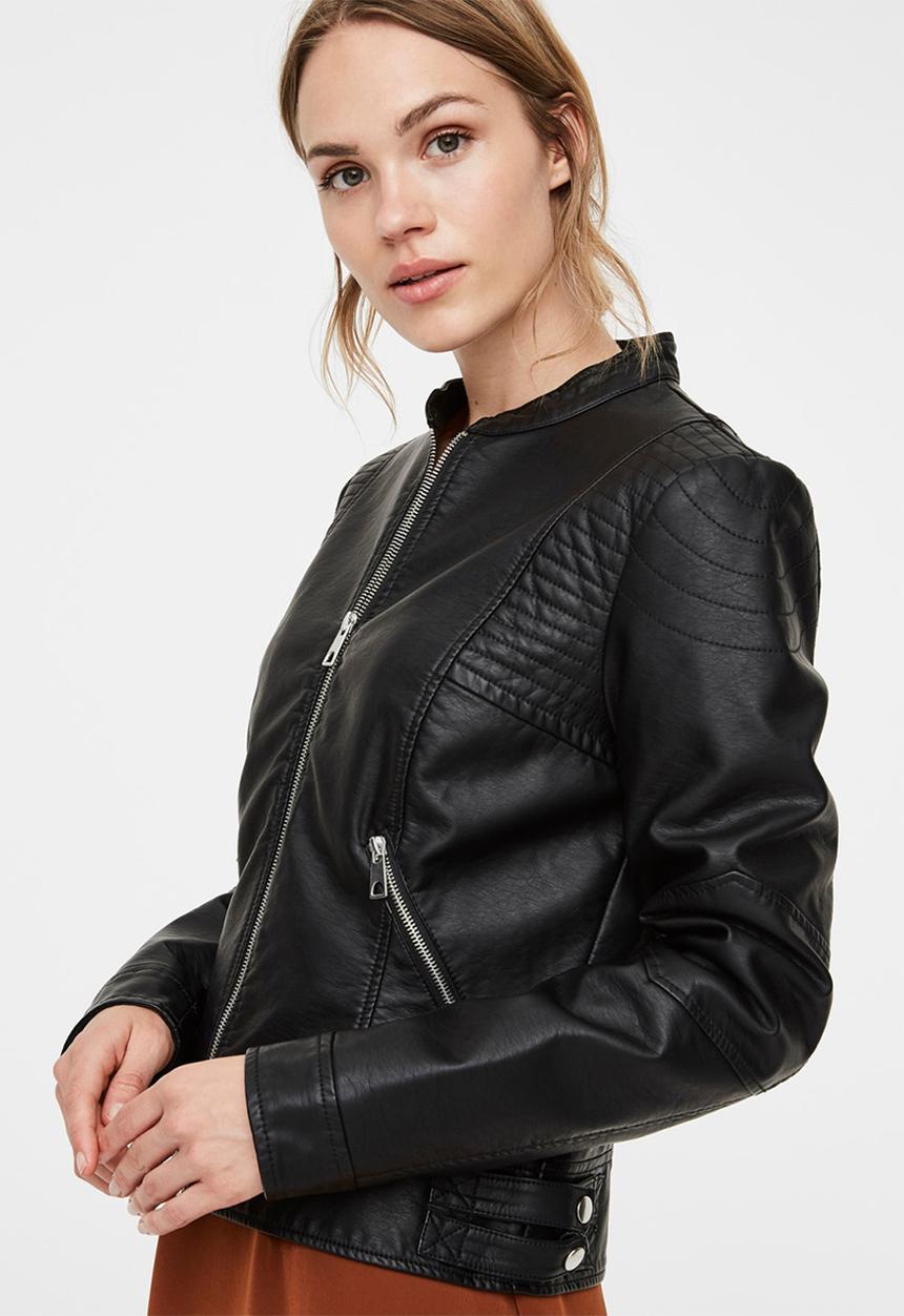 Vero Moda - Riamarta short coated jacket - black