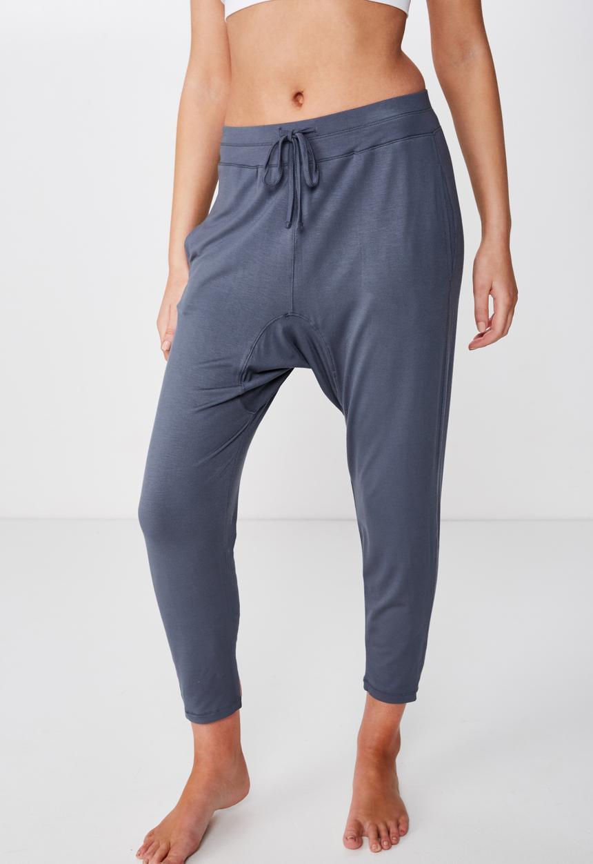 Cotton On - Sleep recovery drop crotch pant - iron