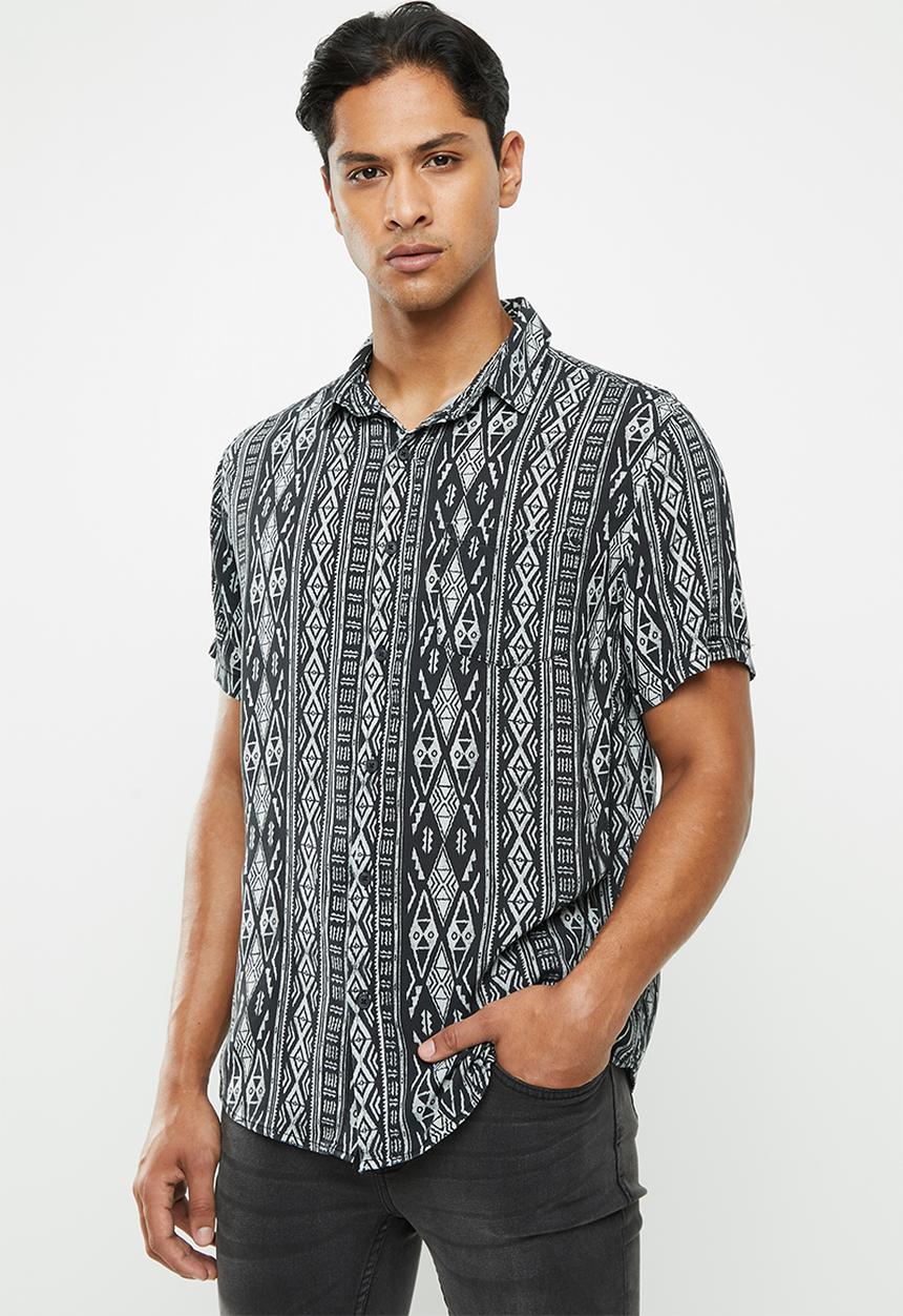 Cotton On - 91 short sleeve shirt - white & black 