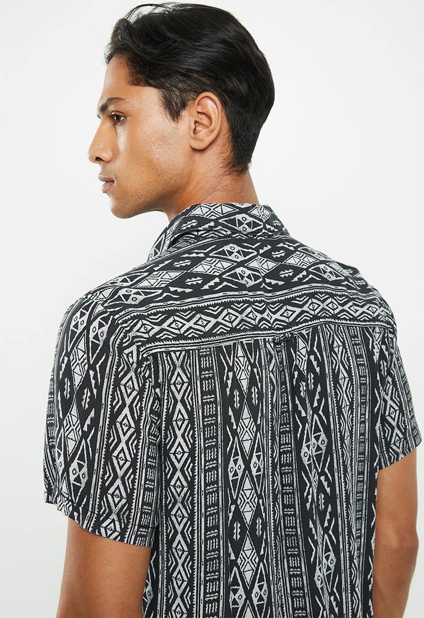 Cotton On - 91 short sleeve shirt - white & black 