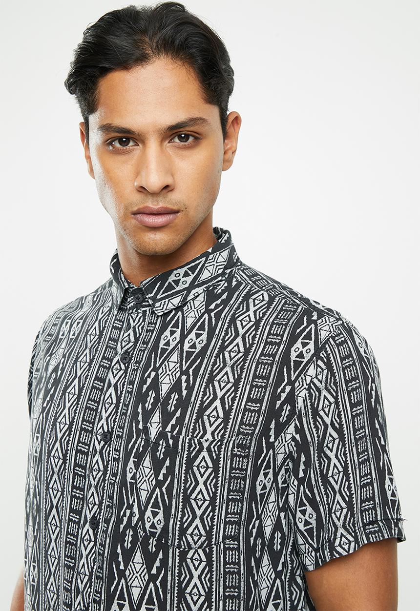 Cotton On - 91 short sleeve shirt - white & black 