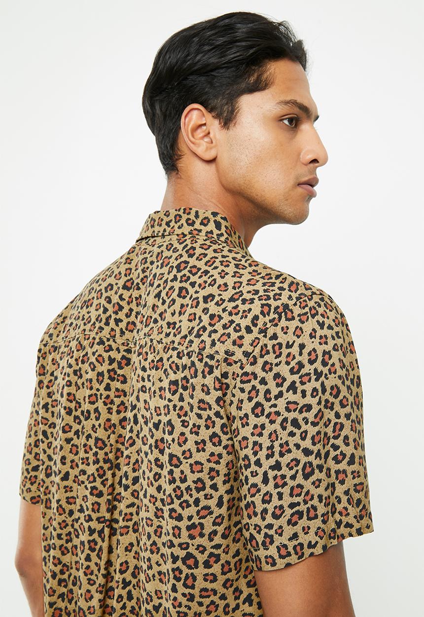 Cotton On - 91 short sleeve shirt - tan animal