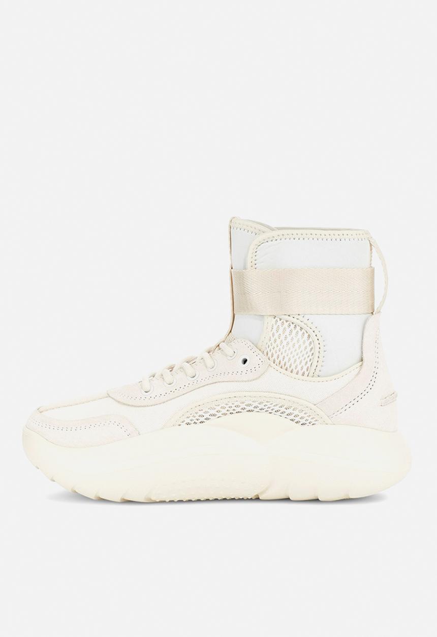 UGG® - La cloud hi - gardenia