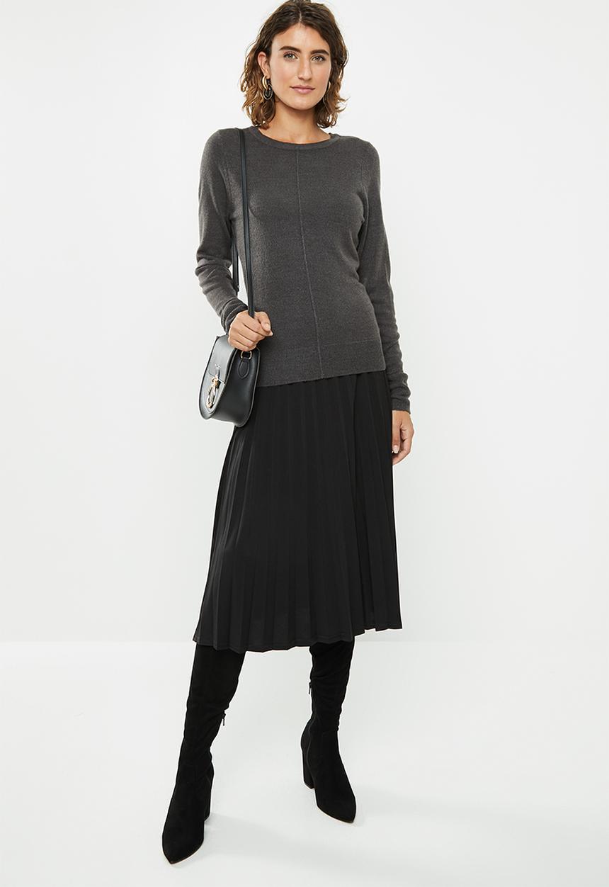 edit - Front seam crew neck - charcoal 