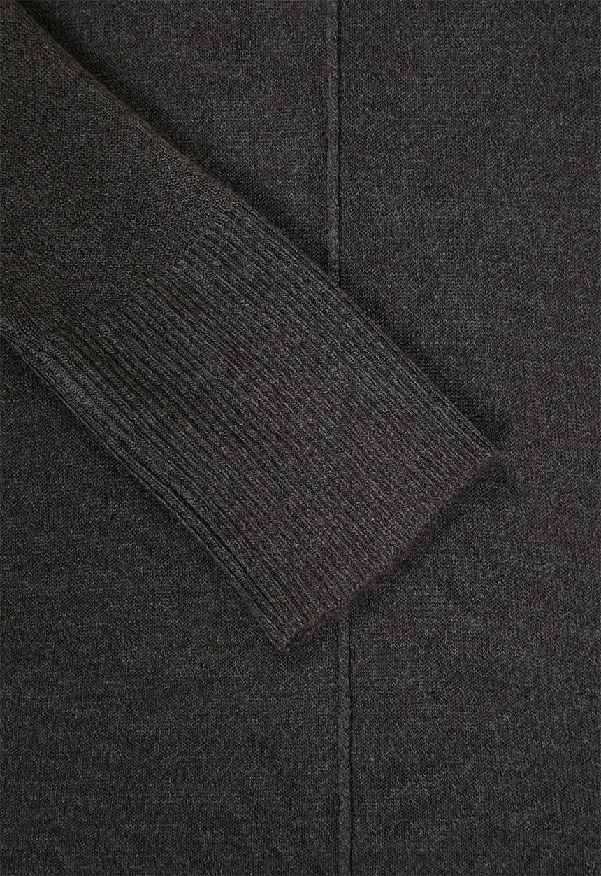 edit - Front seam crew neck - charcoal 