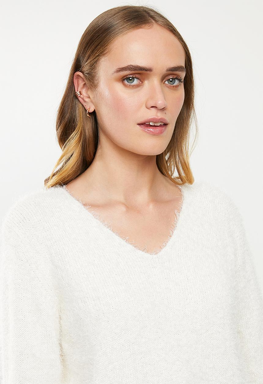 Jacqueline de Yong - Cheer long sleeves v-neck pullover - cream 