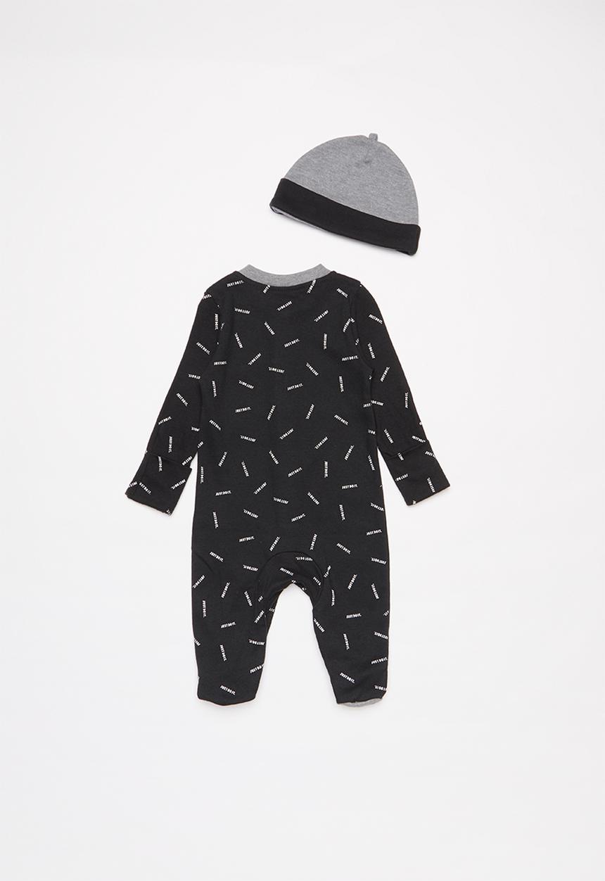 Nike - Nike boys just do it toss foot coverall/hat - black 