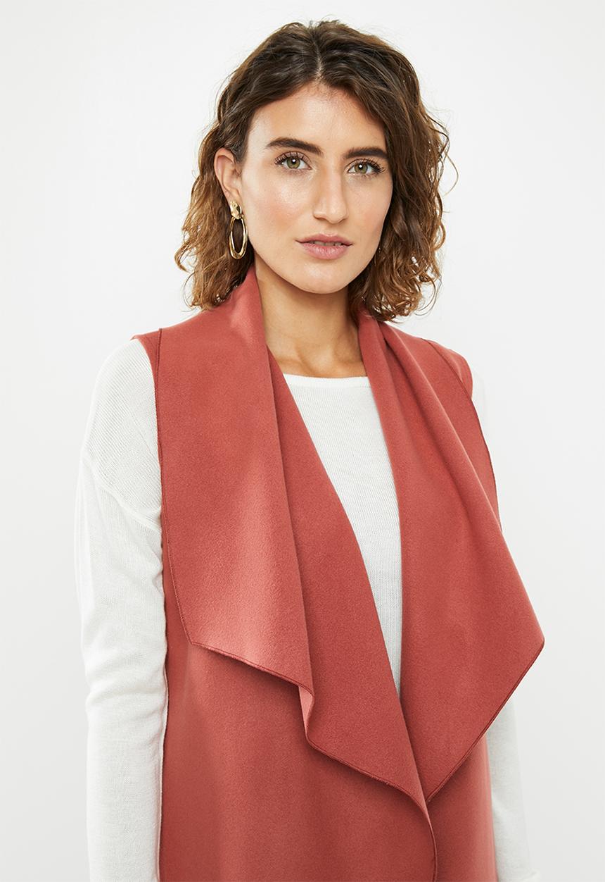 edit - Sleeveless melton coat - red