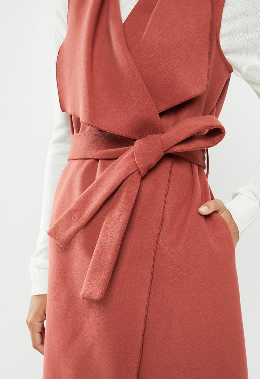 edit - Sleeveless melton coat - red