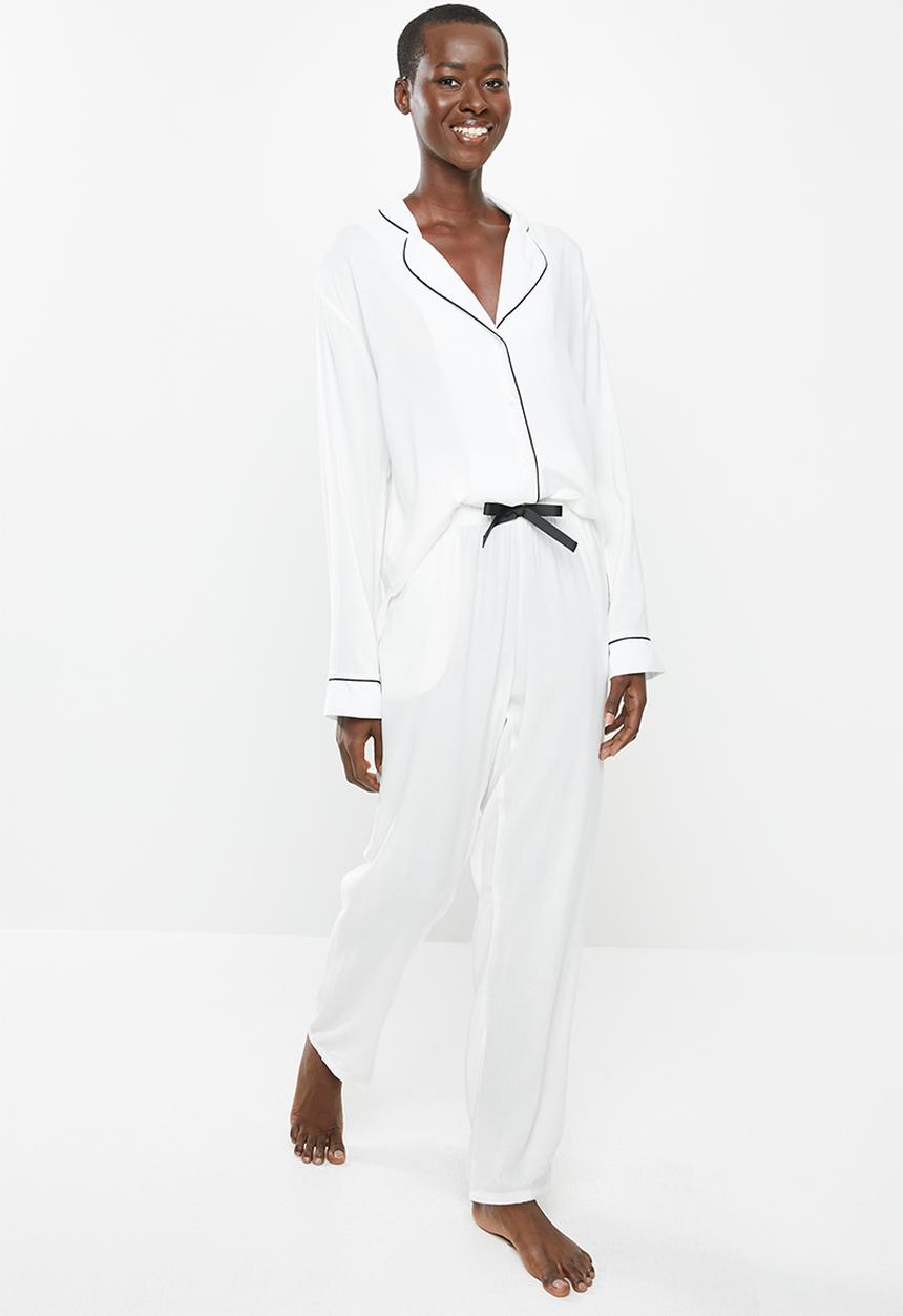 Superbalist - Sleep shirt & pants set - black & white