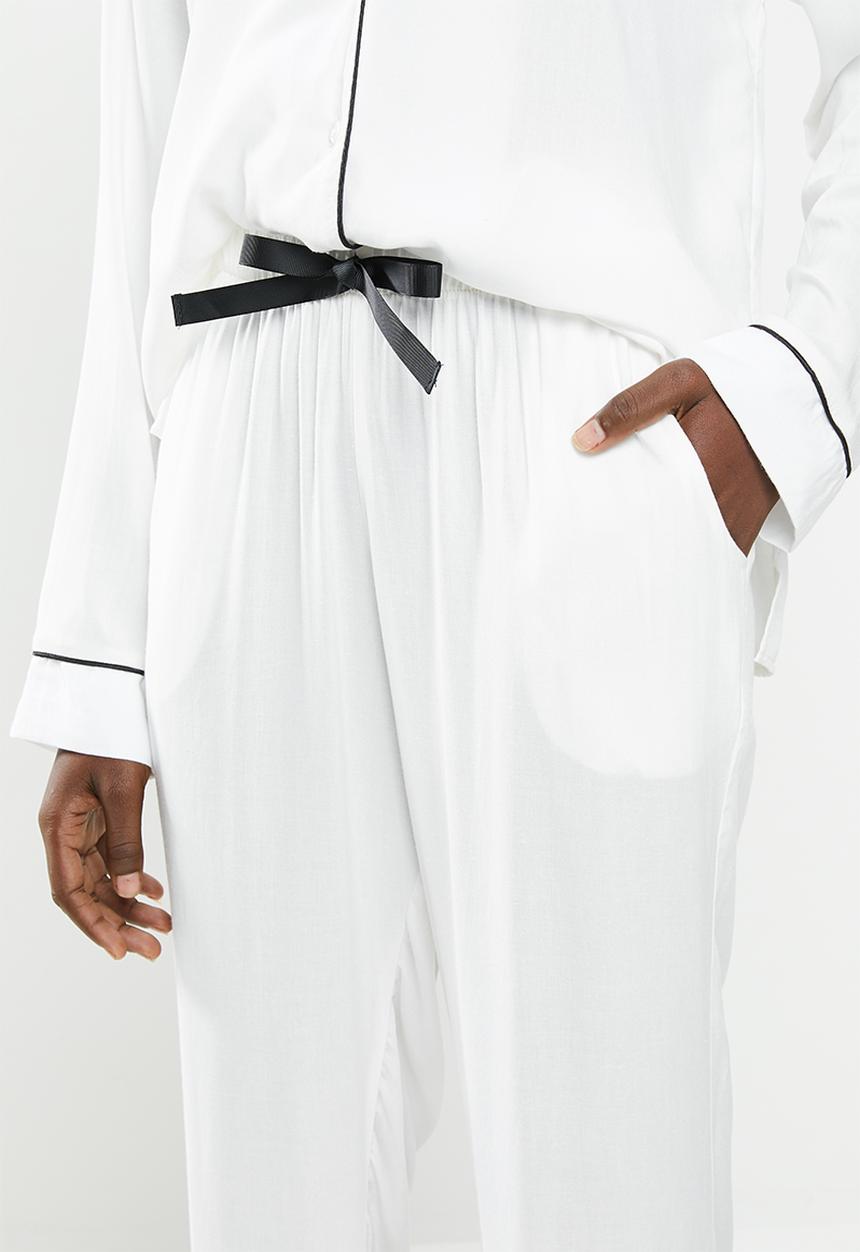Superbalist - Sleep shirt & pants set - black & white