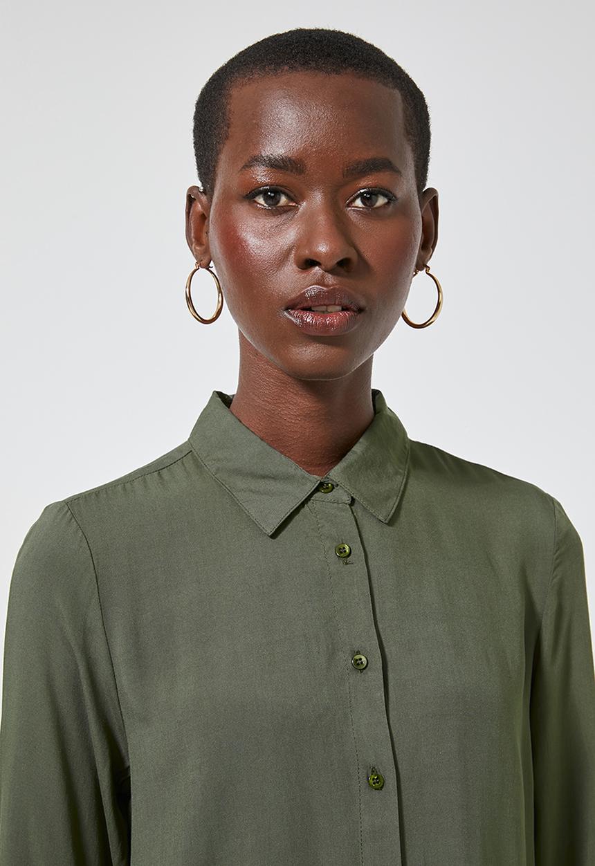 Superbalist - Relaxed curved hem shirt - khaki