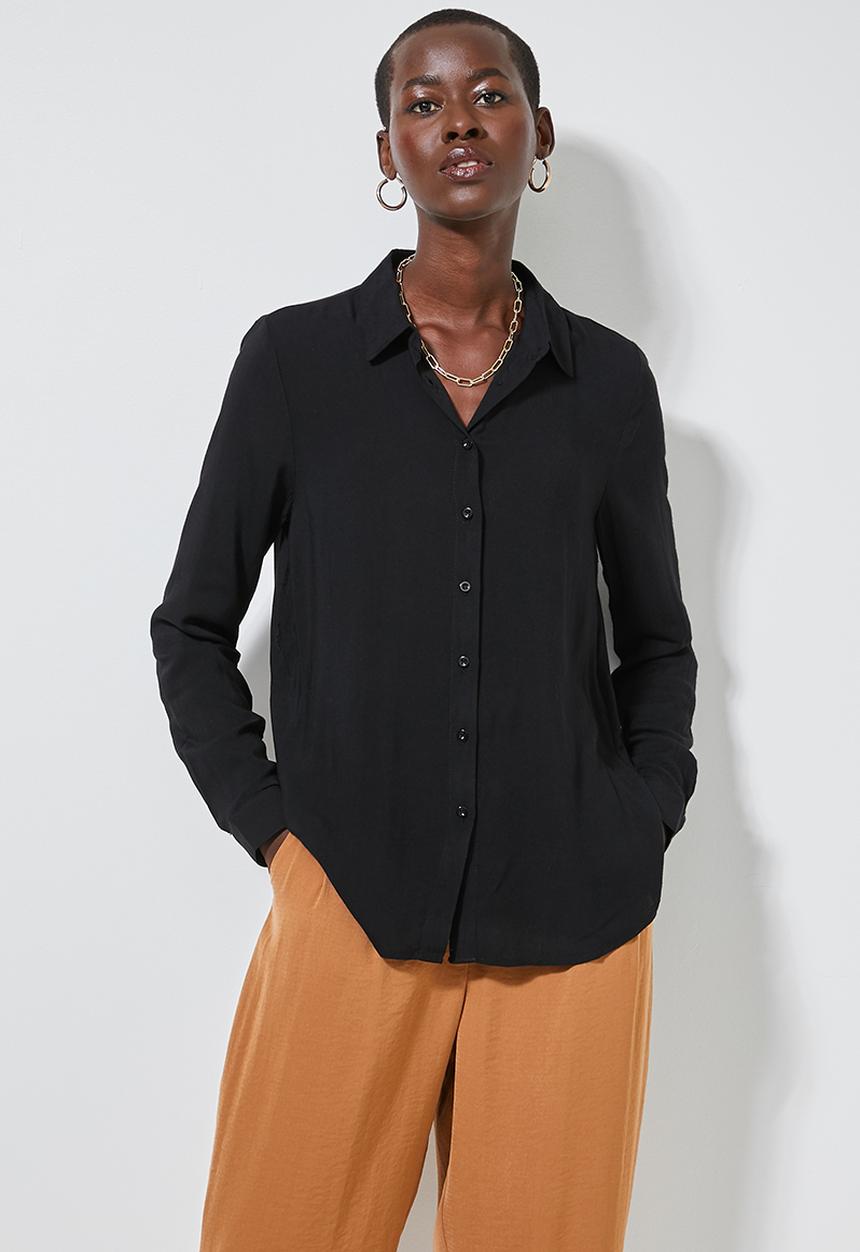 Superbalist - Relaxed curved hem shirt - black
