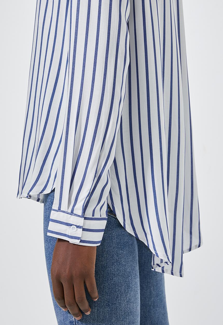 Superbalist - Relaxed curved hem shirt - blue & white