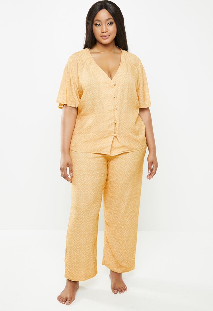 Superbalist - Plus sleep shirt & pants set - yellow 