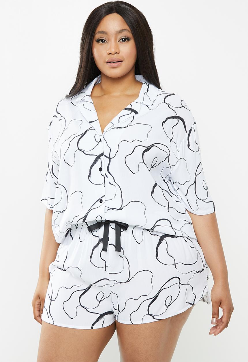 Superbalist - Plus sleep shirt & shorts set - black & white 