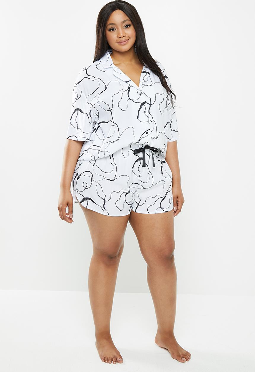 Superbalist - Plus sleep shirt & shorts set - black & white 