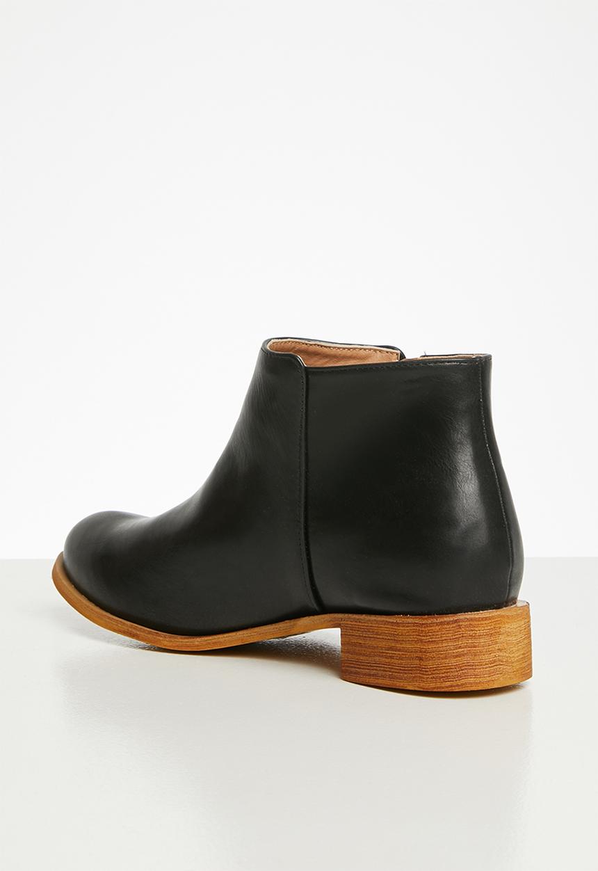 edit - Alexa chelsea boot - black
