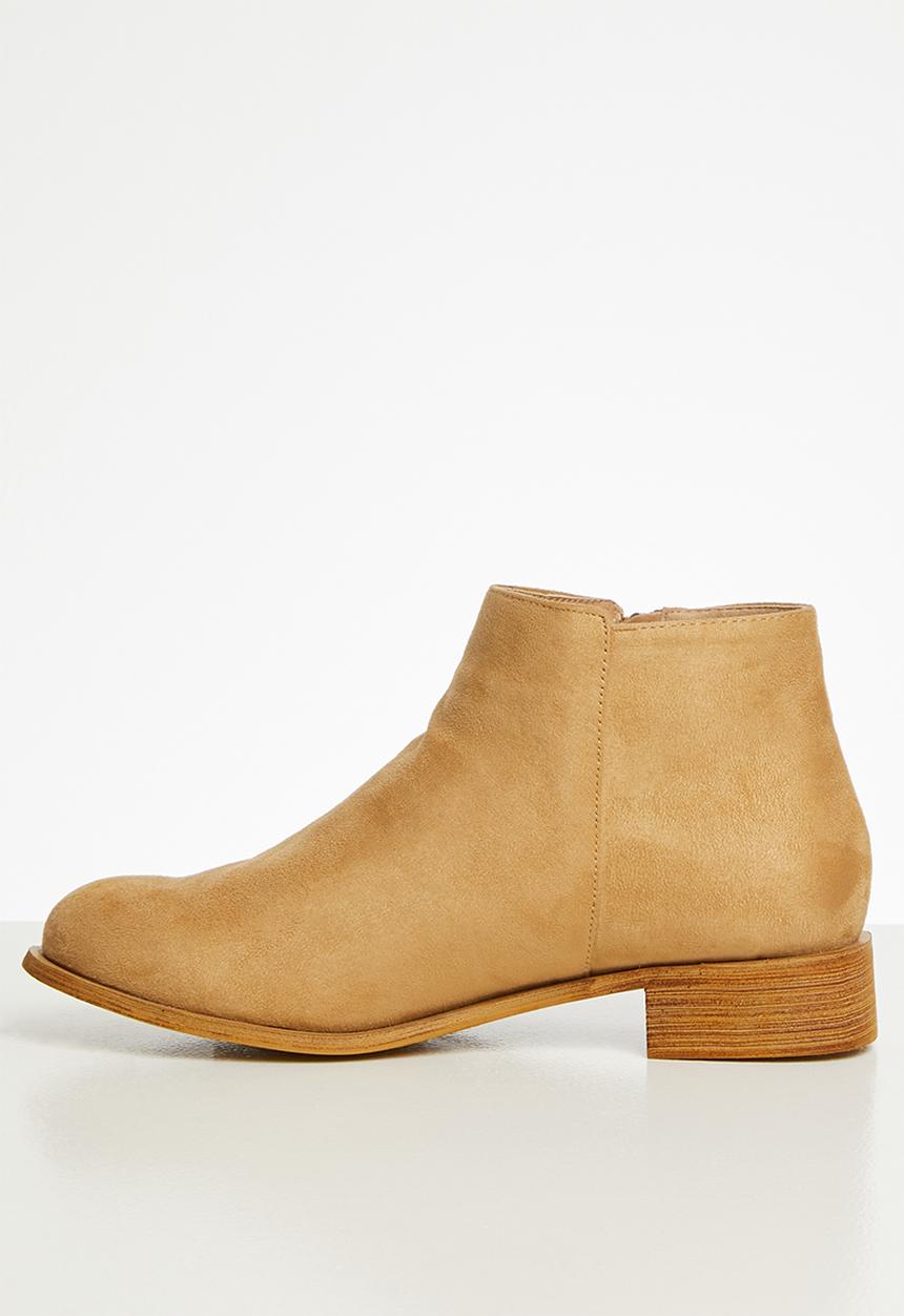 edit - Alexa chelsea boot - neutral