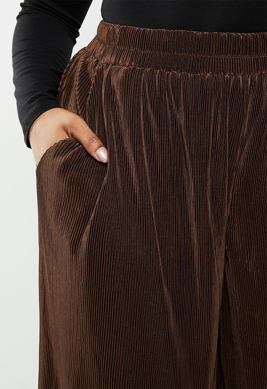 Glamorous - Plus plisse wide leg trouser - brown