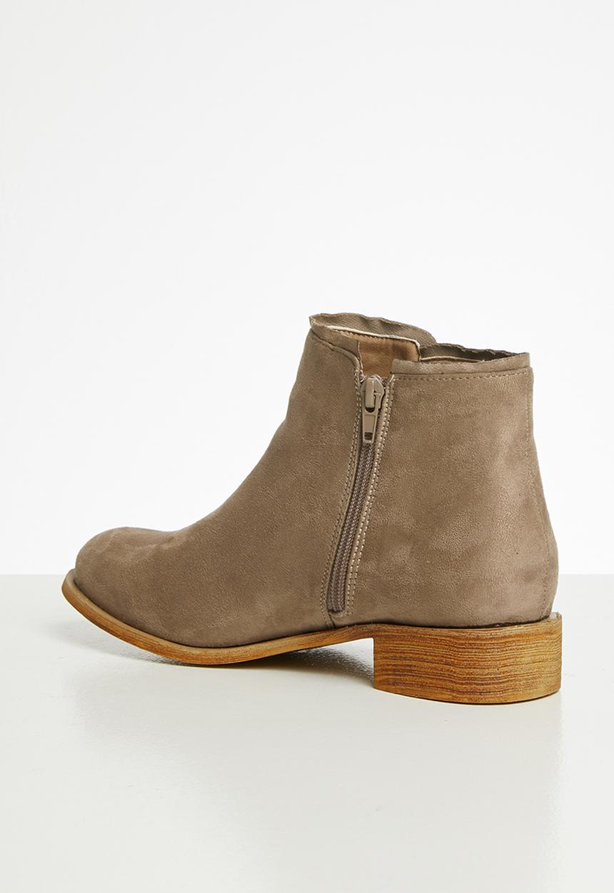 Superbalist - Kodie chelsea boot - neutral