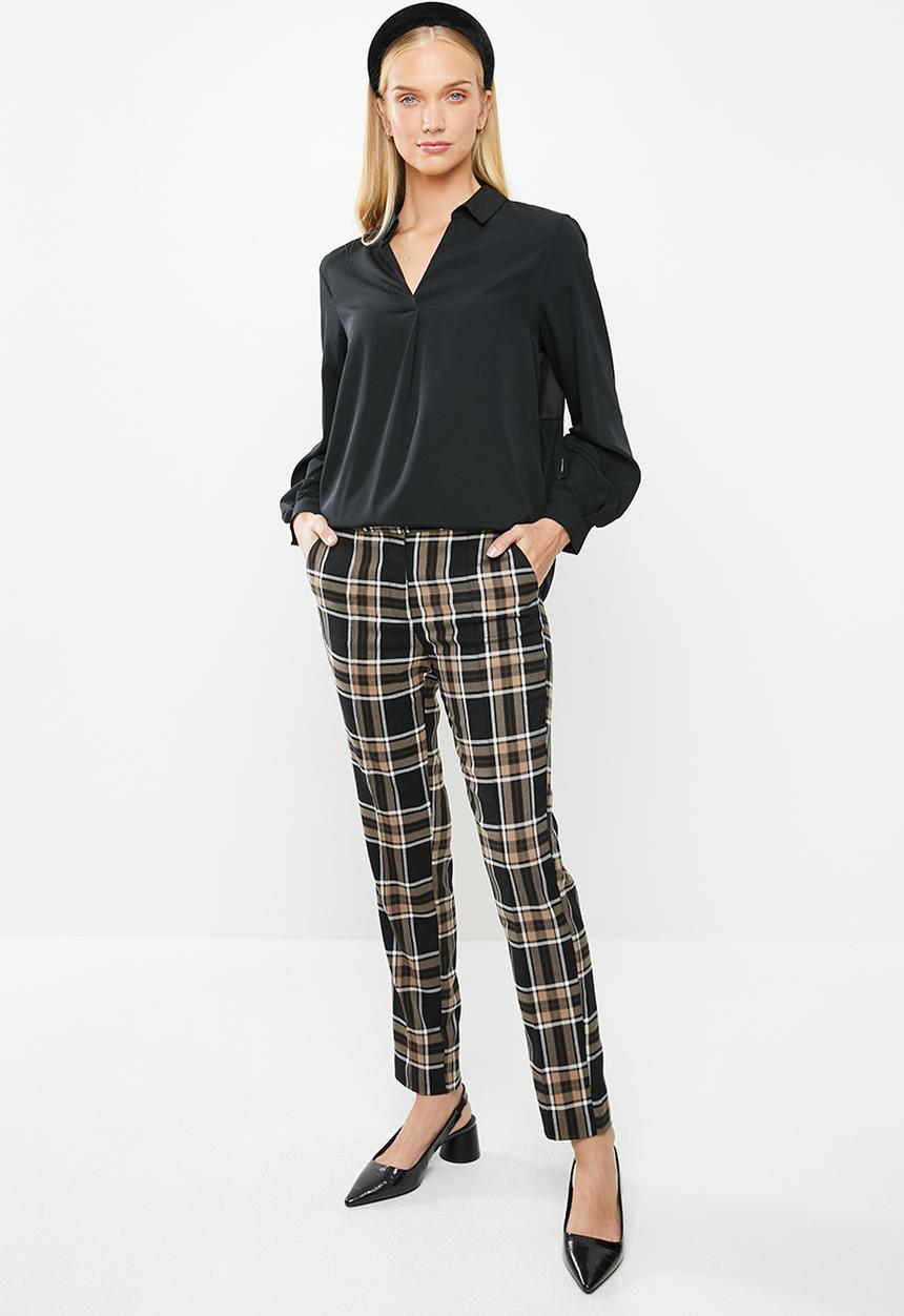 Vero Moda - Genia long sleeve V-neck top - black