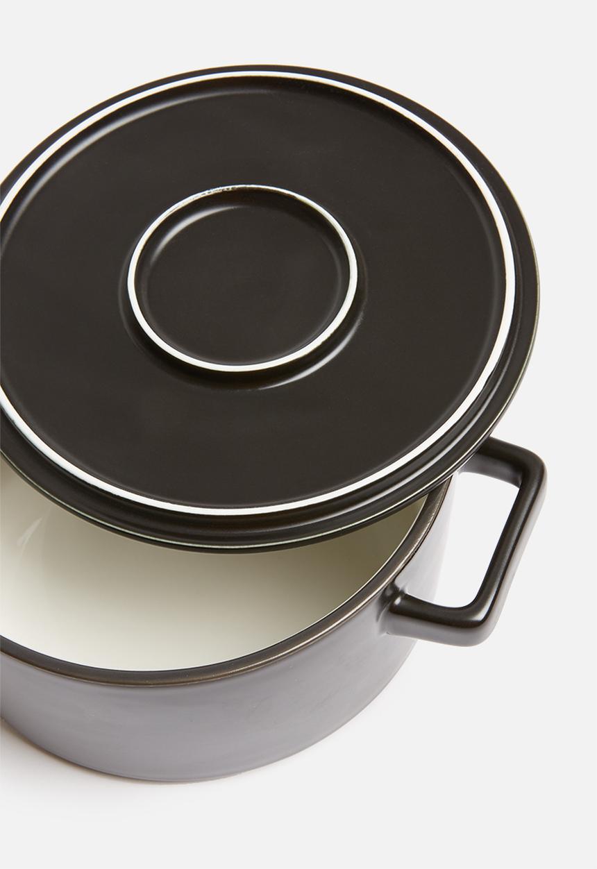 Maxwell & Williams - Epic round casserole 1.3l with lid - black
