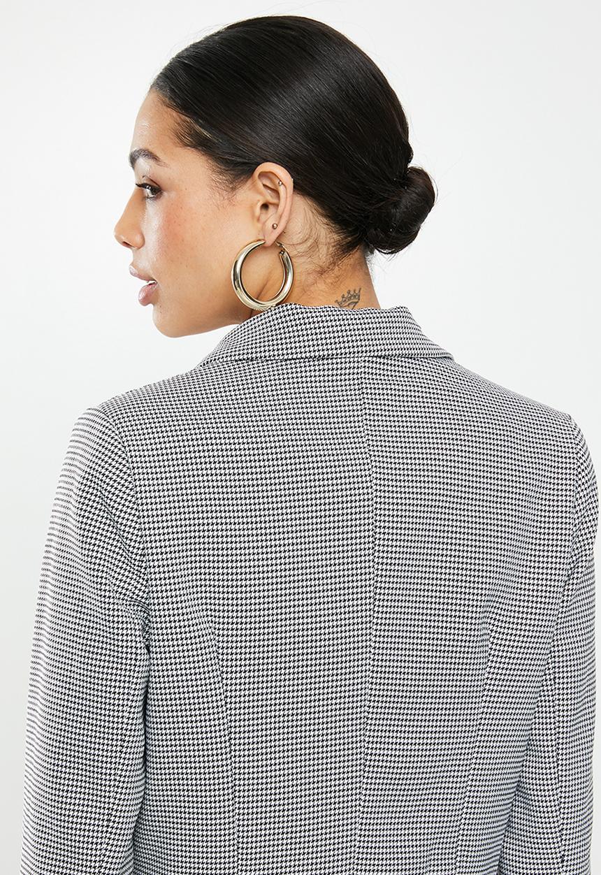 Missguided - Houndstooth check cropped blazer - black & white