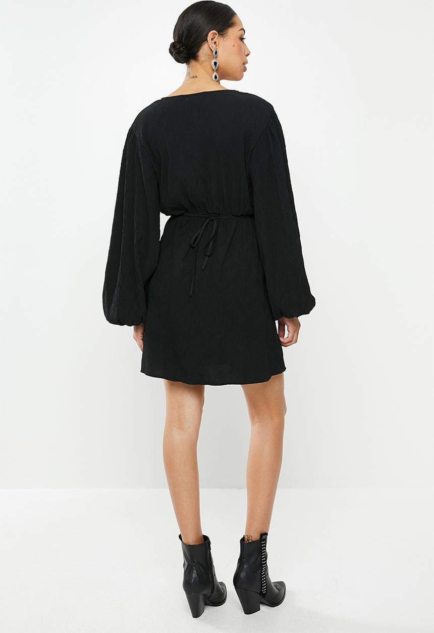 Glamorous - Plisse wrap dress with volume sleeve - black
