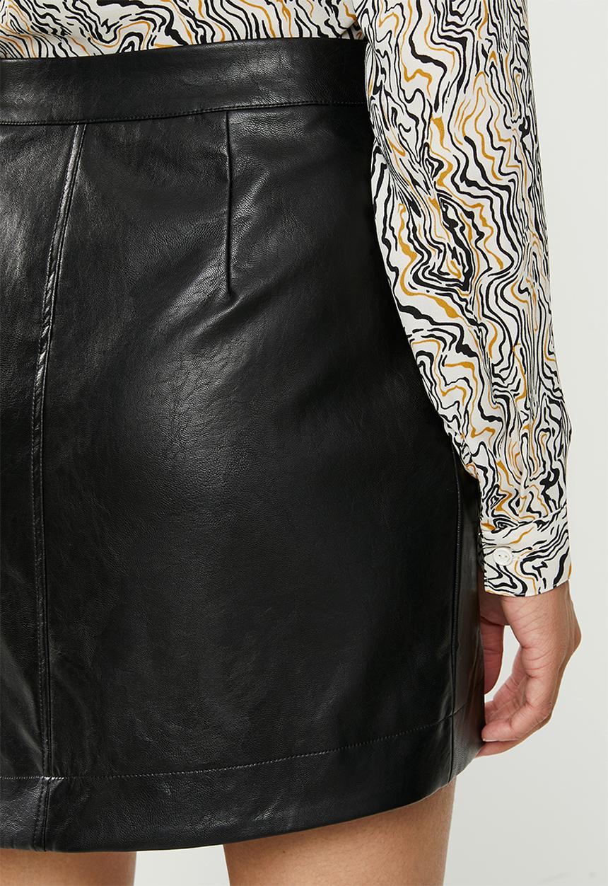 Glamorous - Wrap over pu skirt - black
