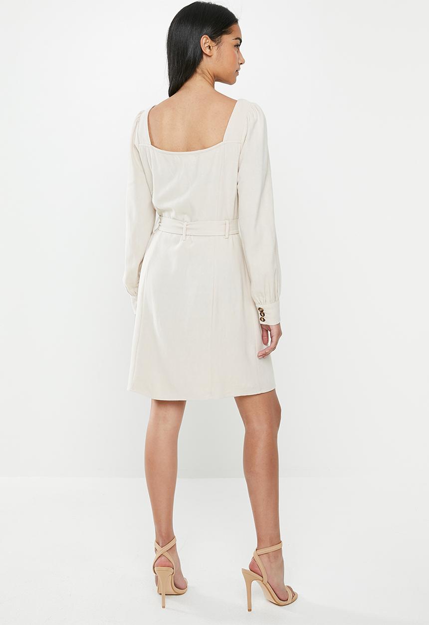 Glamorous - Petite button through mini with square neck - beige 