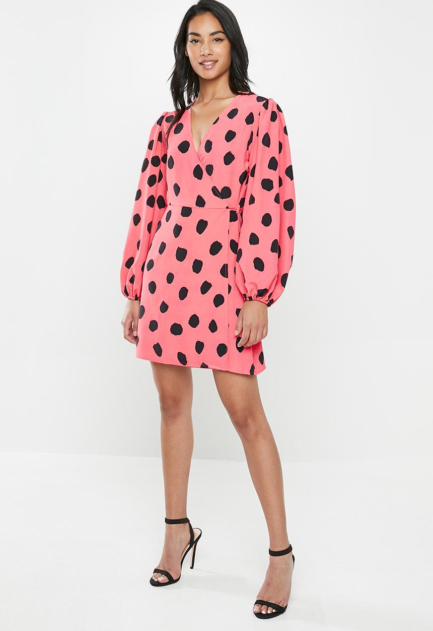 Glamorous - Petite messy spot volume sleeve tunic - pink & black 