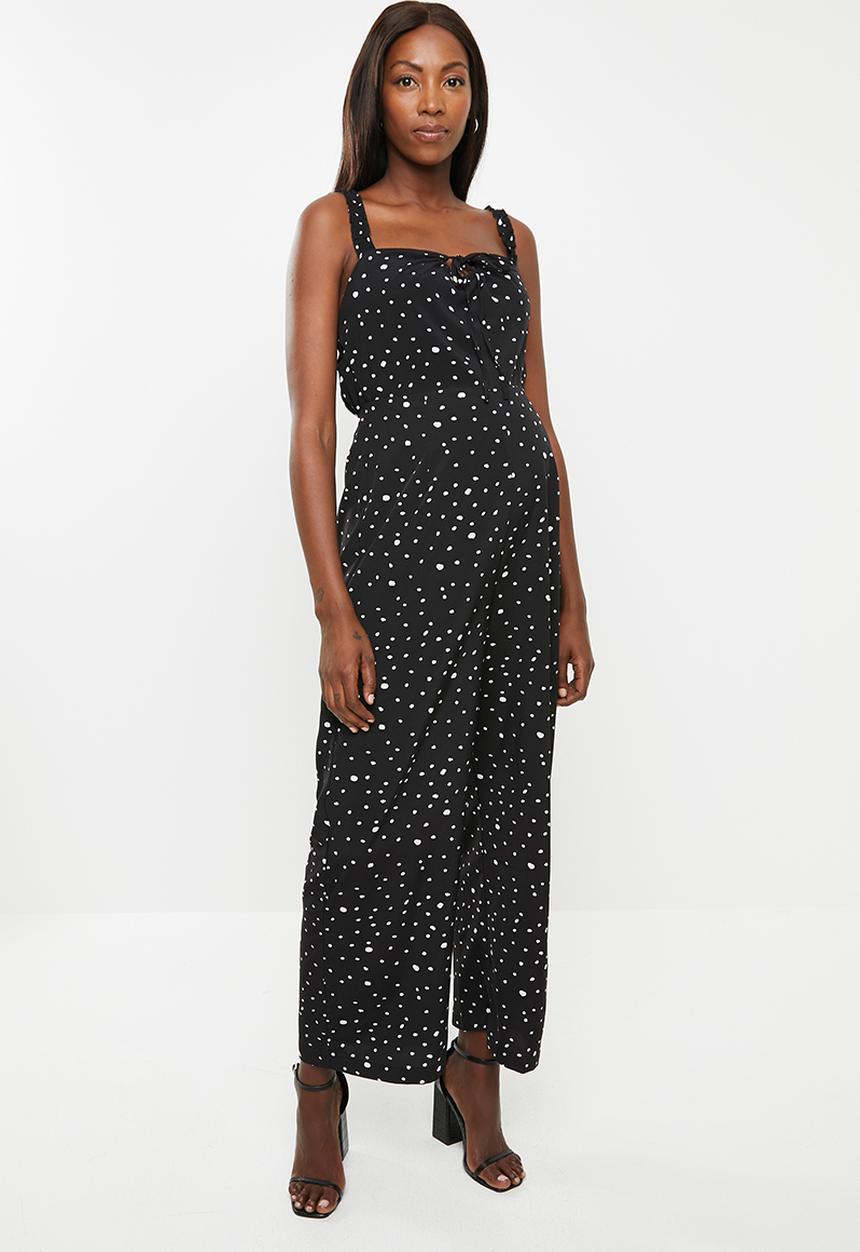 Glamorous - Maternity messy spot spaghetti strap jumpsuit - black & white