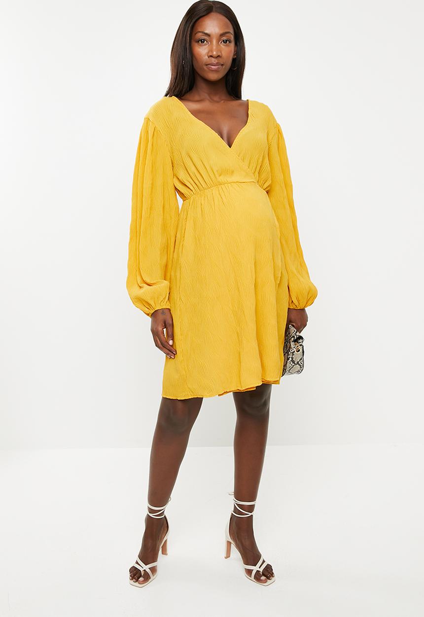 Glamorous - Maternity plisse wrap with volume sleeve - yellow