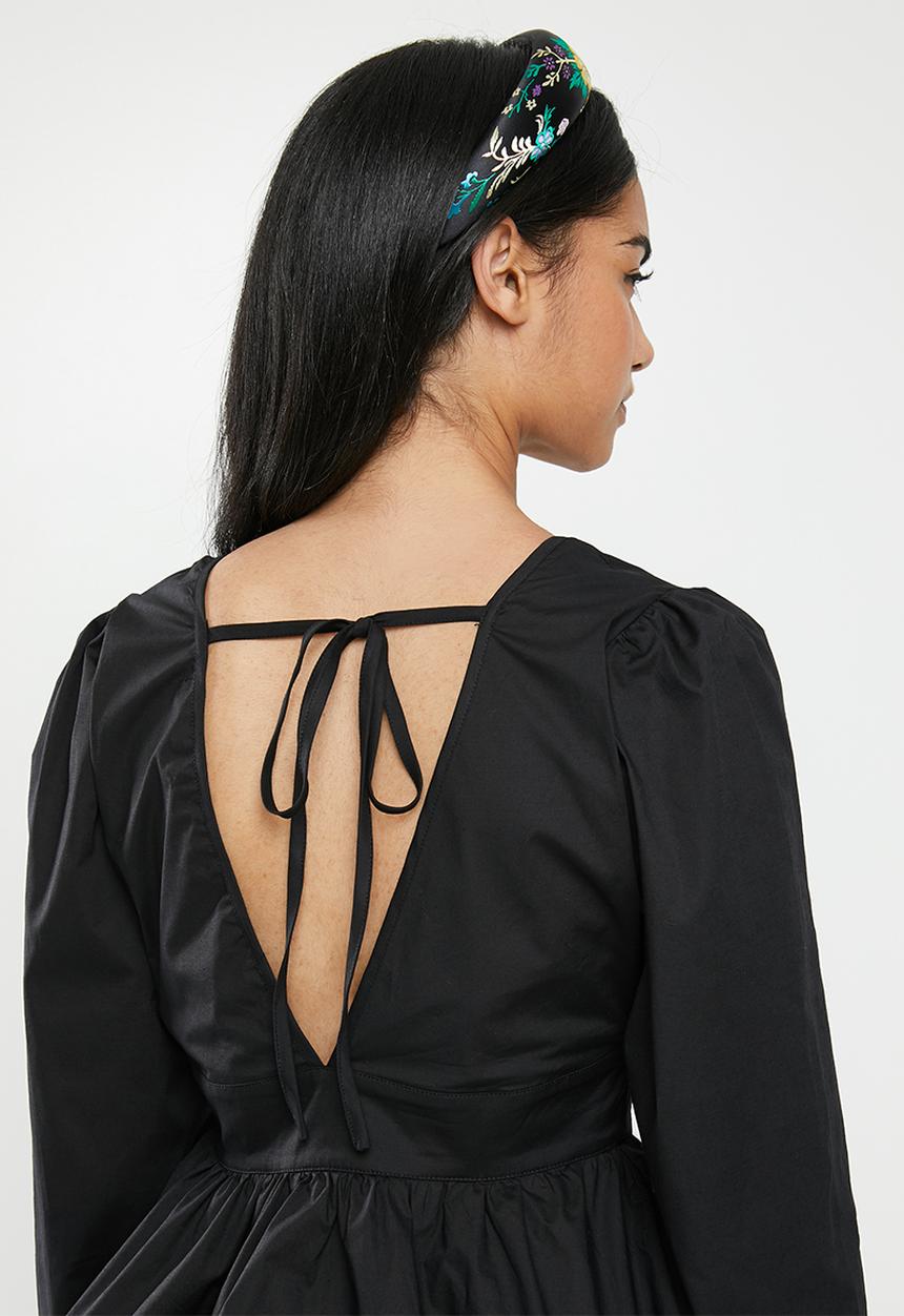 Glamorous - Petite v-neck blouse - black