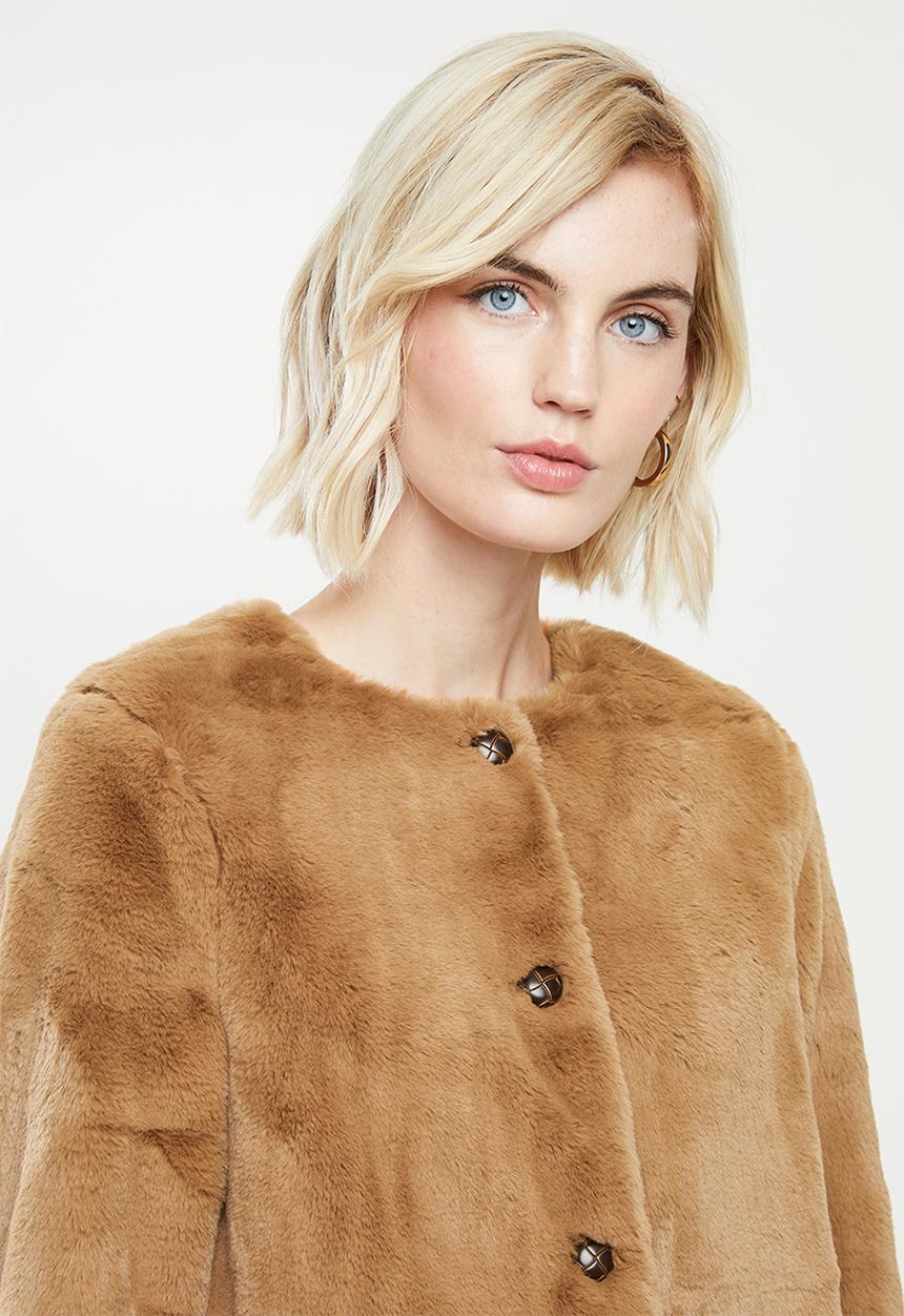 Vero Moda - Allibutton short faux fur jacket - tobacco brown