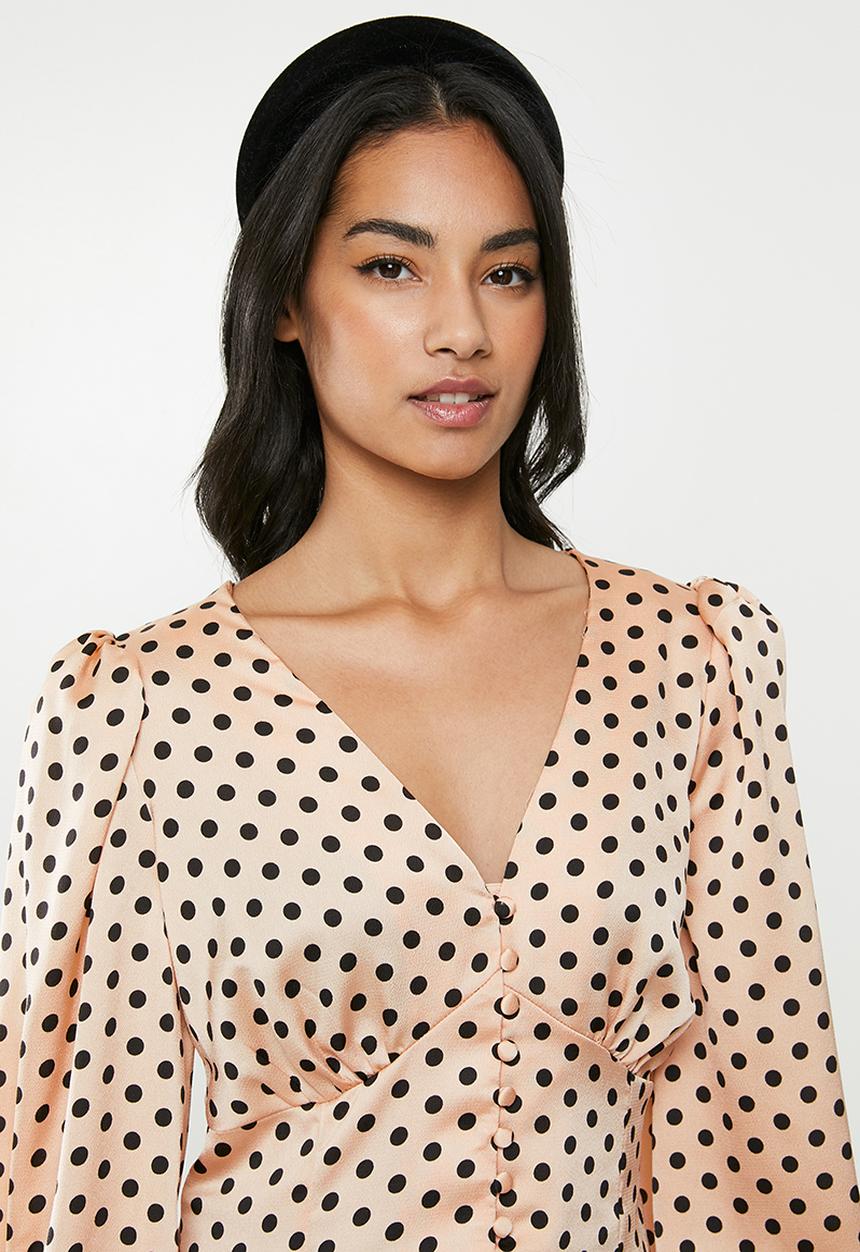 Glamorous - Petite V-neck spot blouse- peach & black